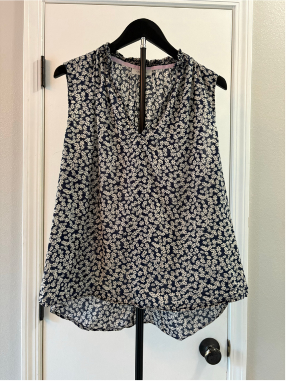 On 34th Macy's Navy Blue Floral Sleeveless Blouse Cotton Modal Ruffle Neck XL